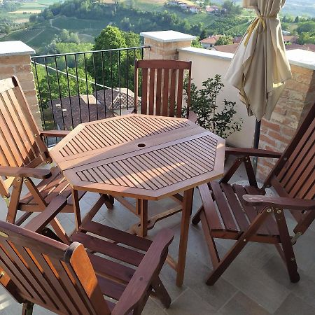 Casa Mantel Holiday Home Panoramic View In Langhe Novello Bagian luar foto