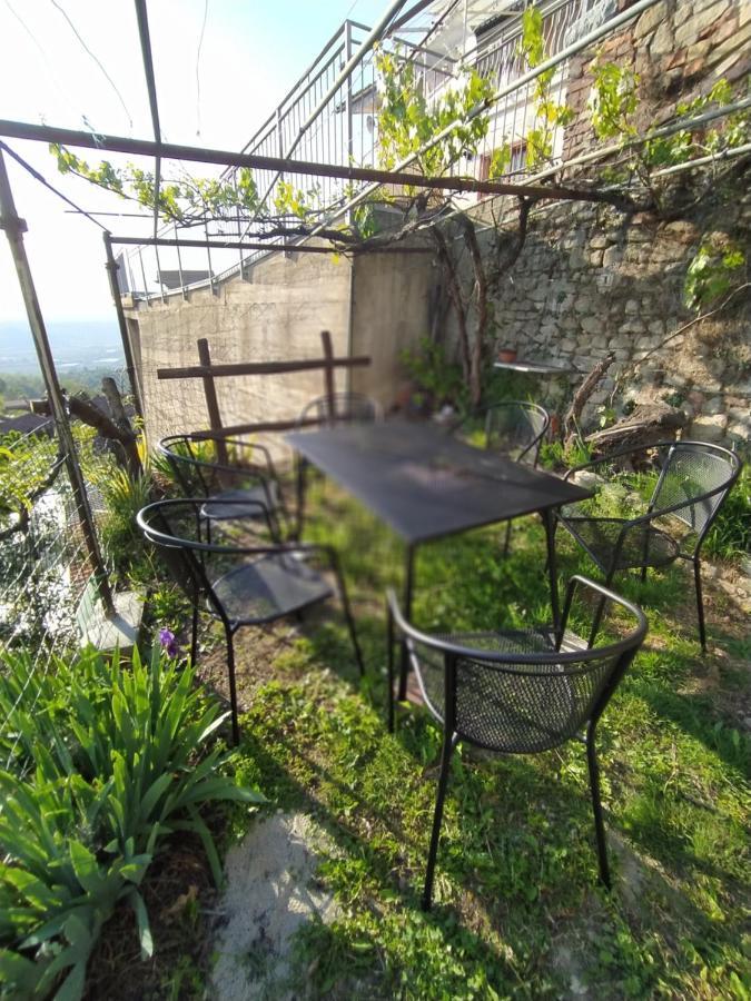 Casa Mantel Holiday Home Panoramic View In Langhe Novello Bagian luar foto
