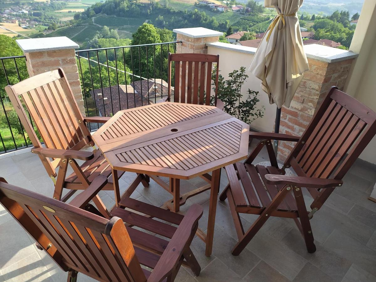 Casa Mantel Holiday Home Panoramic View In Langhe Novello Bagian luar foto