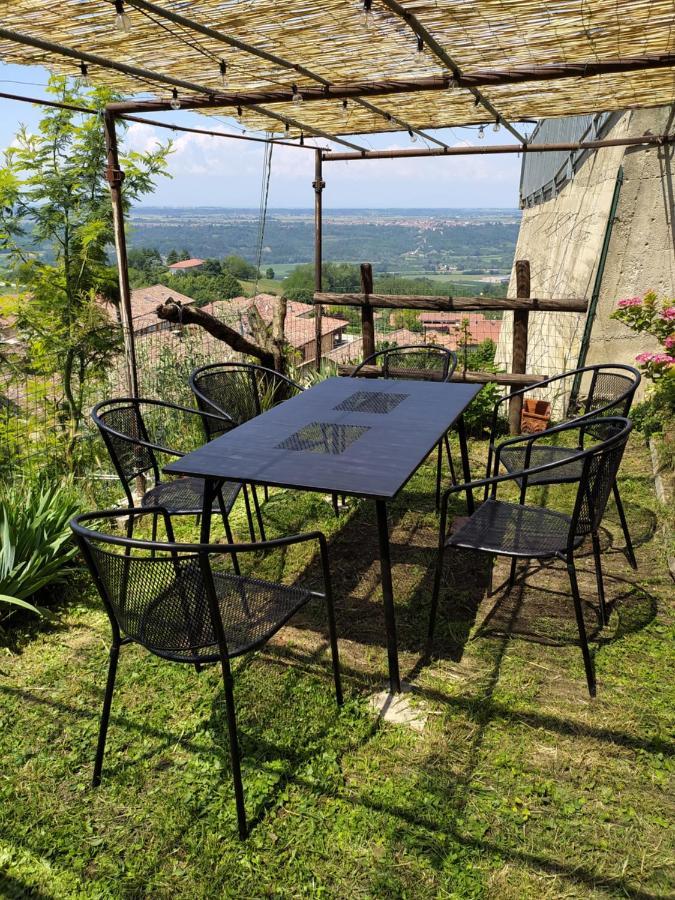 Casa Mantel Holiday Home Panoramic View In Langhe Novello Bagian luar foto